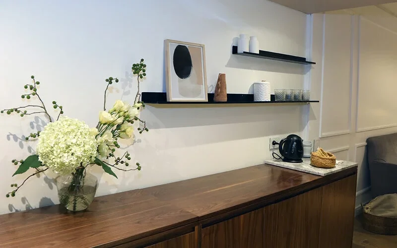 Las habitaciones de We Care están diseñadas para ofrecer comodidad, seguridad y bienestar.